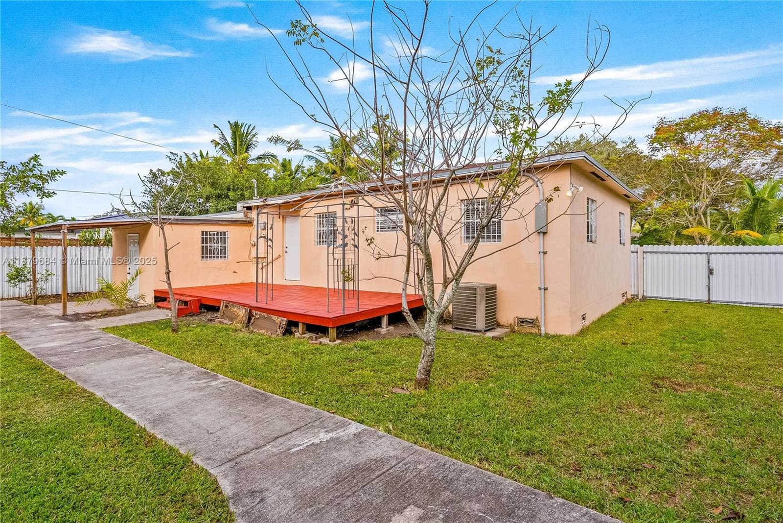 14350 N Miami Ave photo 27