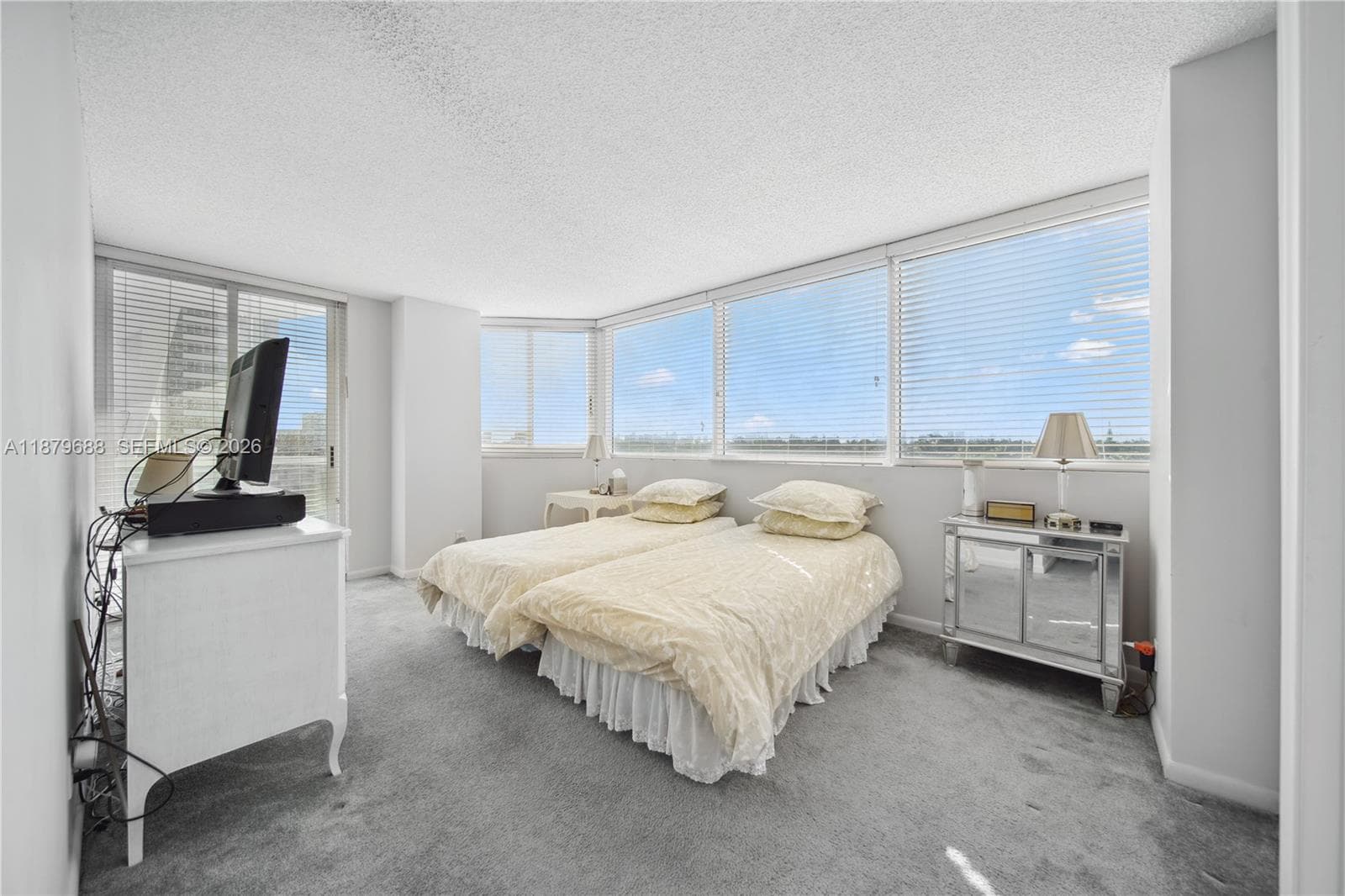 KING DAVID TOWERS CONDO · #604 in Miami Beach - Photo 12