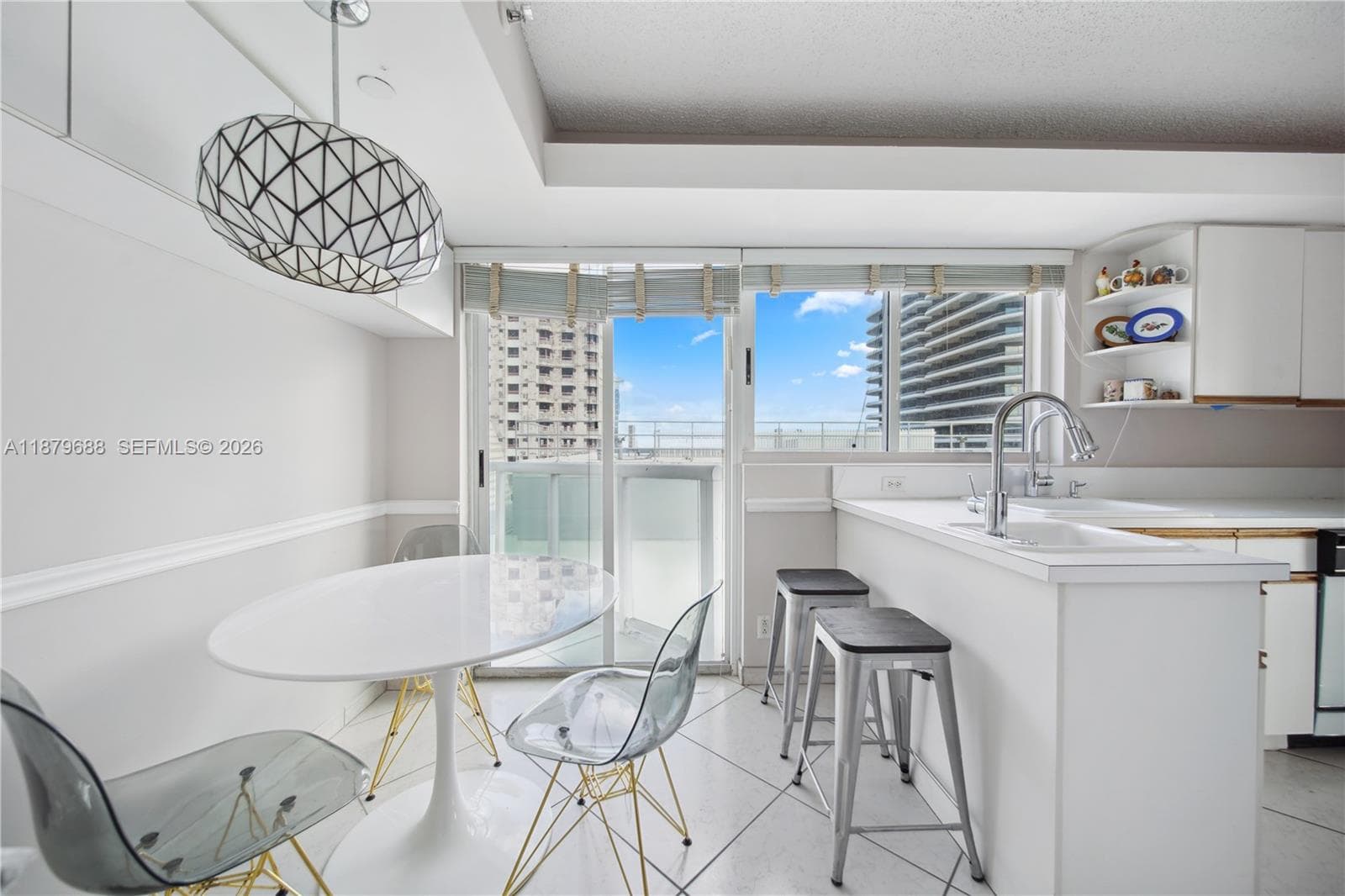 KING DAVID TOWERS CONDO · #604 in Miami Beach - Photo 8