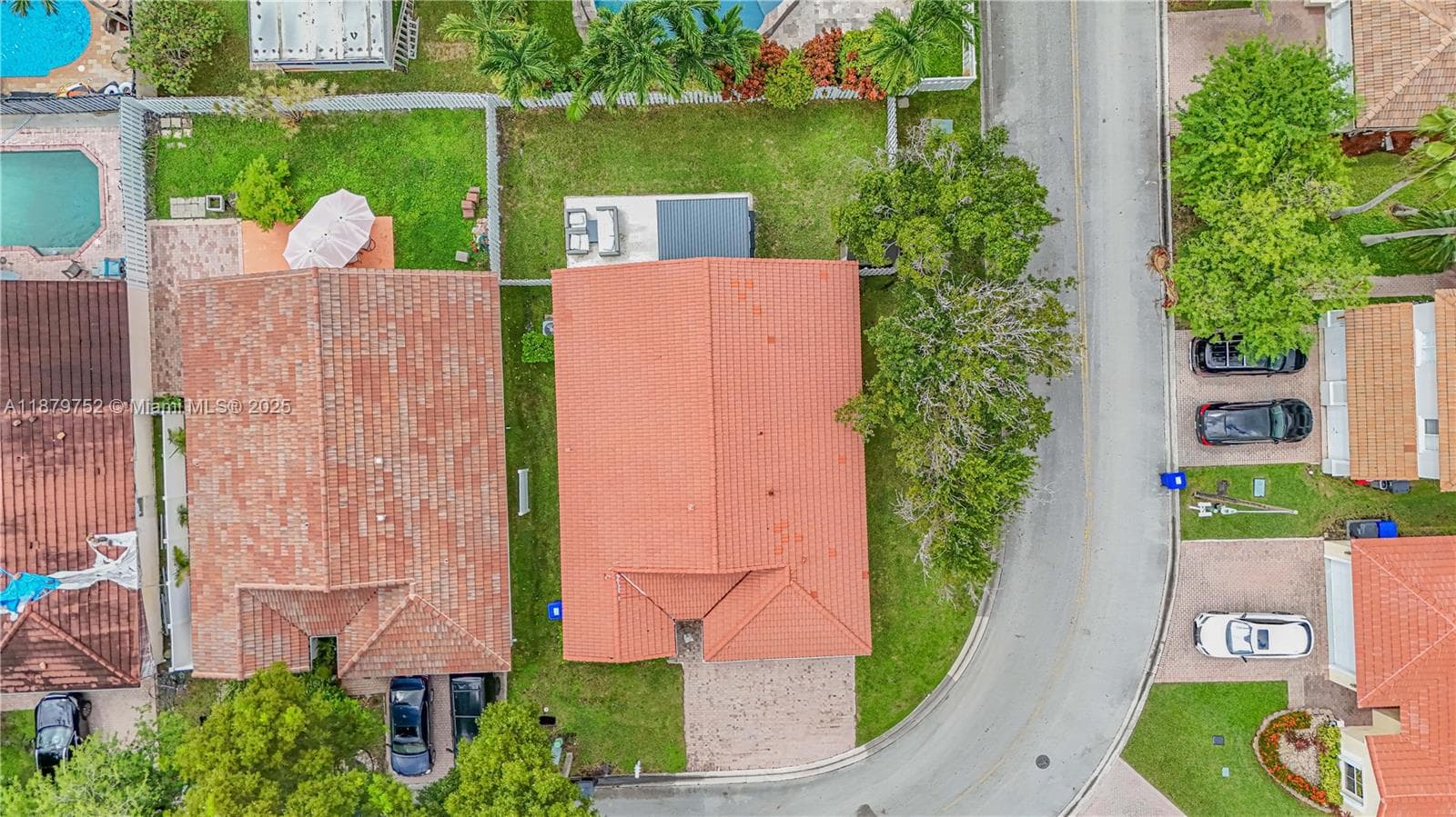 3380 SW 50th St photo 2