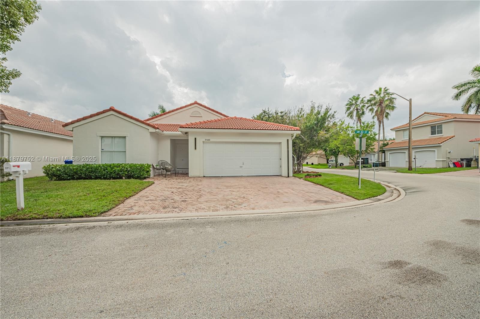 3380 SW 50th St photo 7