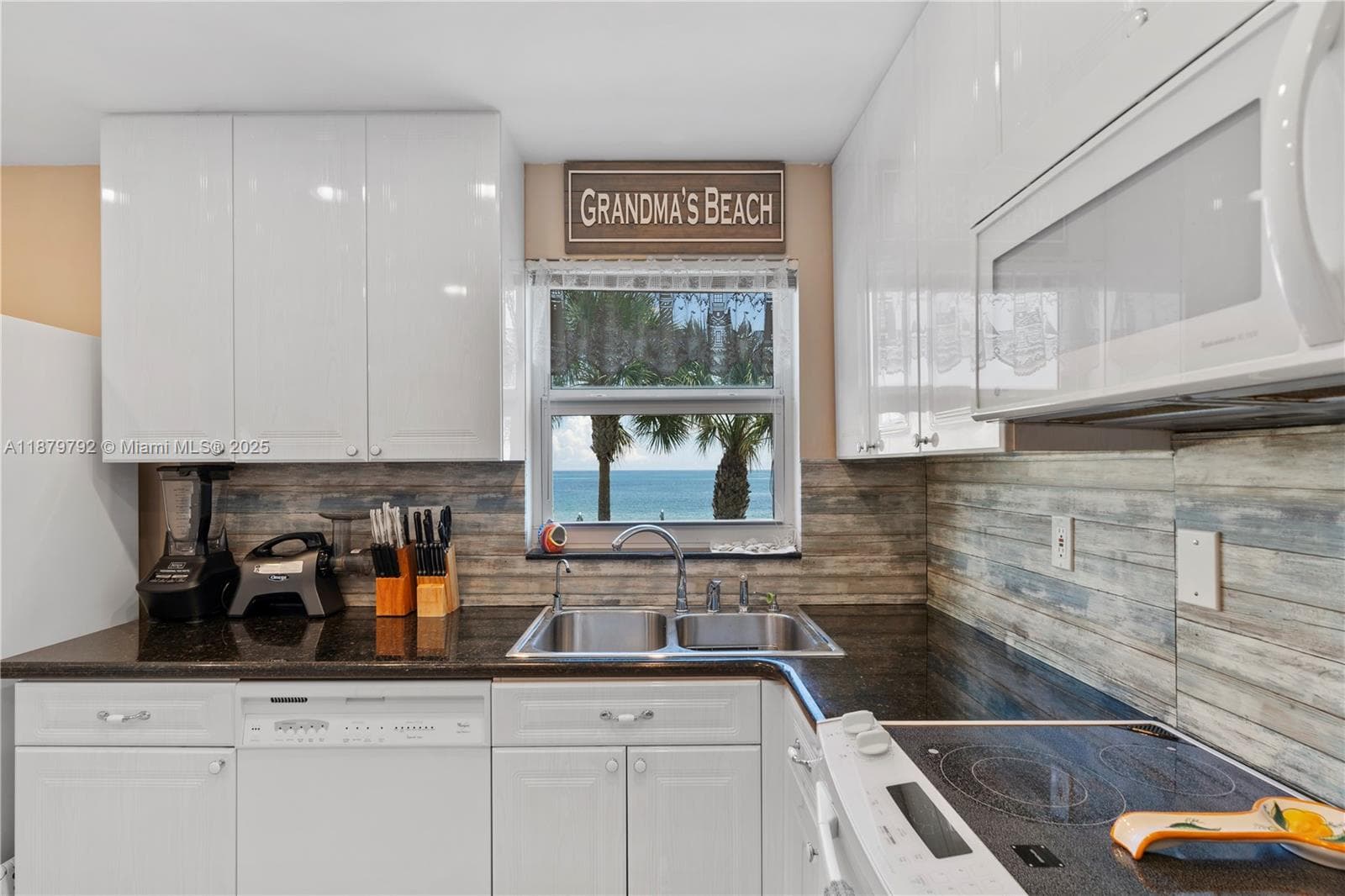 RIVIERA CONDO · #111 in Fort Lauderdale - Photo 18