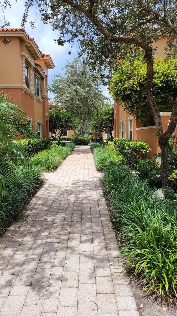 VILLAS AT HARBOR ISLES CO · #2408 in Dania Beach - Photo 2
