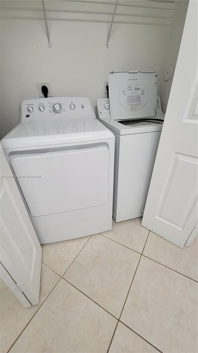 VILLAS AT HARBOR ISLES CO · #2408 in Dania Beach - Photo 7