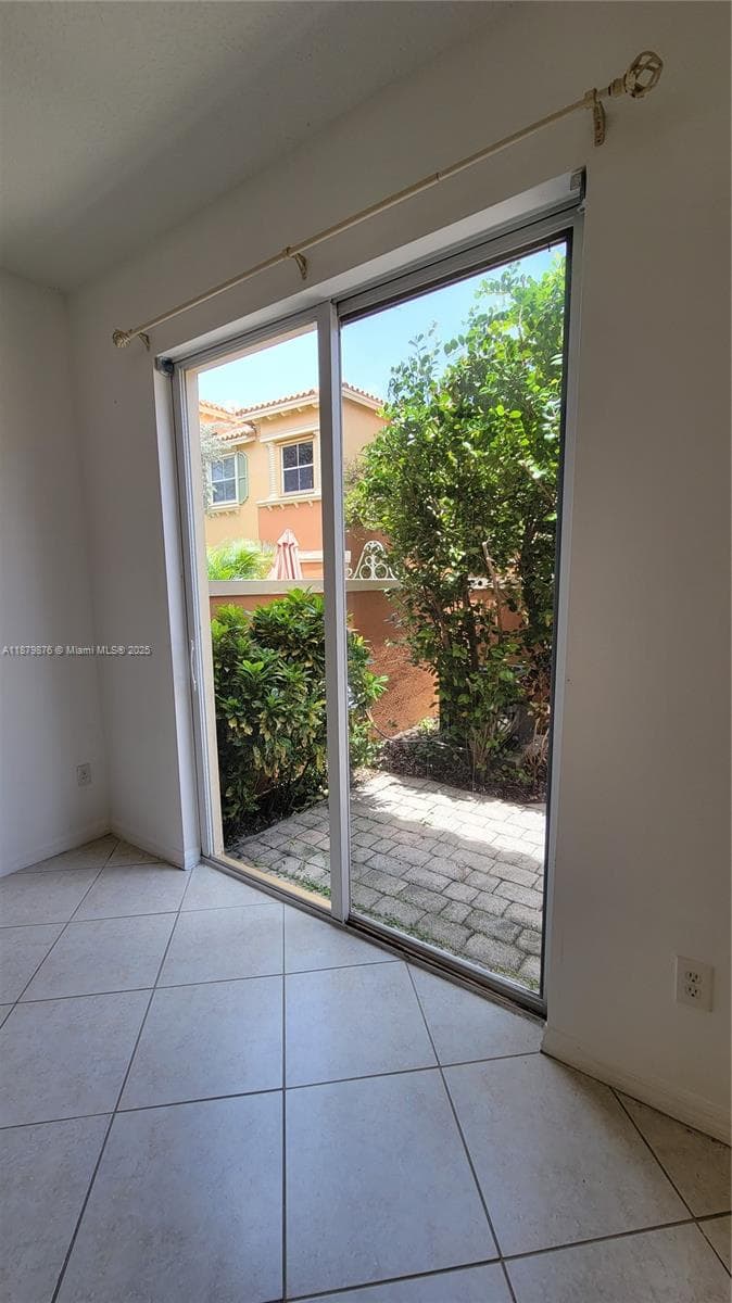 VILLAS AT HARBOR ISLES CO · #2408 in Dania Beach - Photo 9
