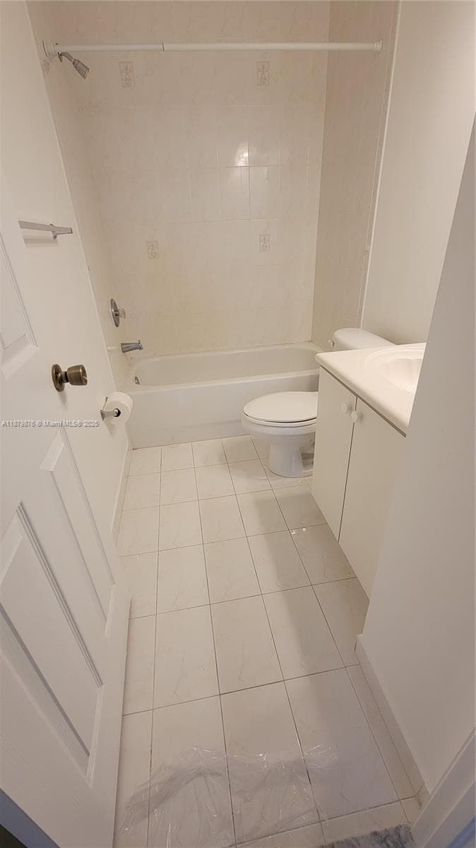 VILLAS AT HARBOR ISLES CO · #2408 in Dania Beach - Photo 14