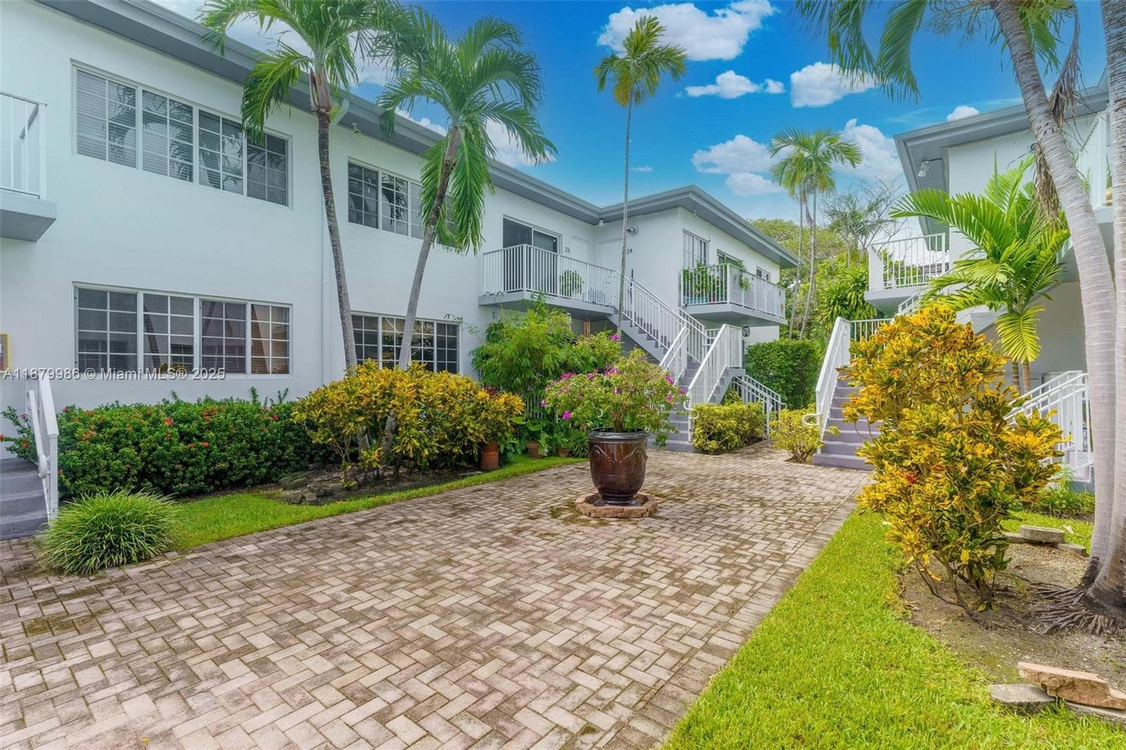 SOUTHERN STAR CONDO · #26 in Bay Harbor Islands - Photo 18