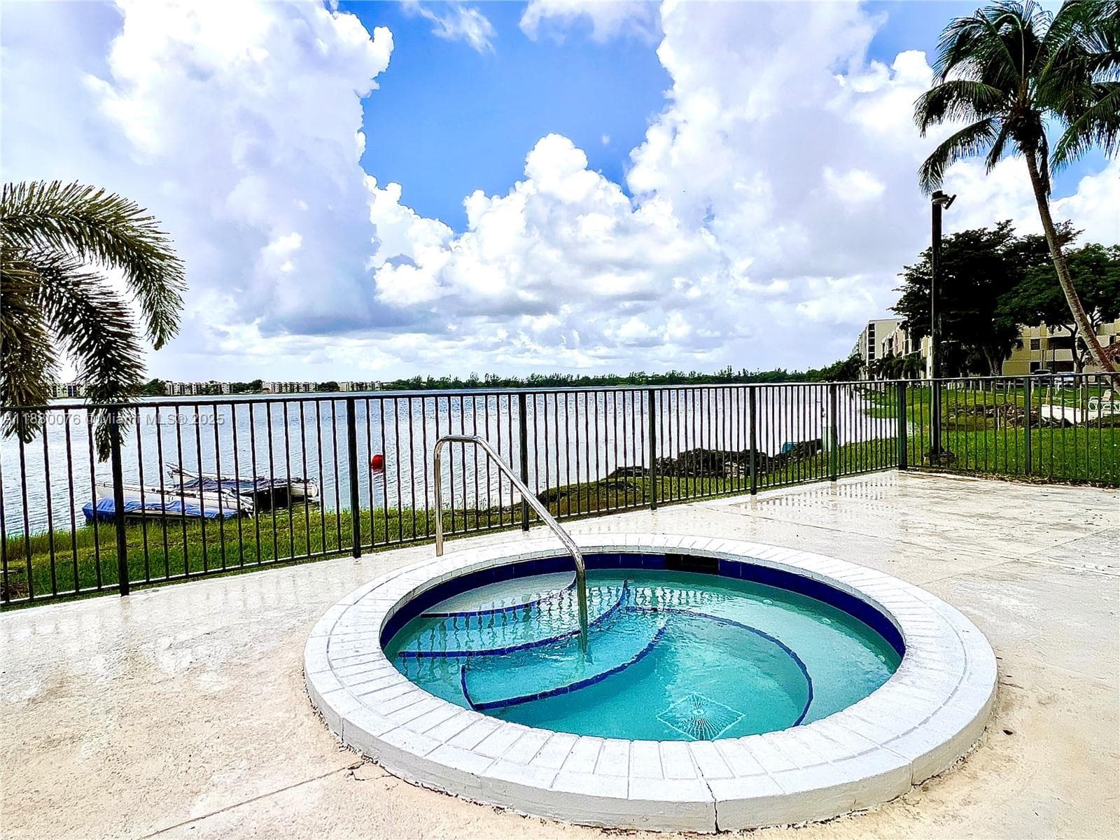 LAKE EMERALD CONDOMINIUM · #209 in Oakland Park - Photo 22