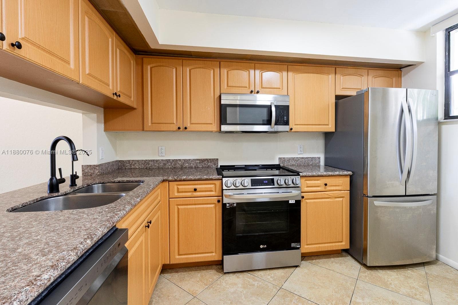 LAKE EMERALD CONDOMINIUM · #209 in Oakland Park - Photo 32