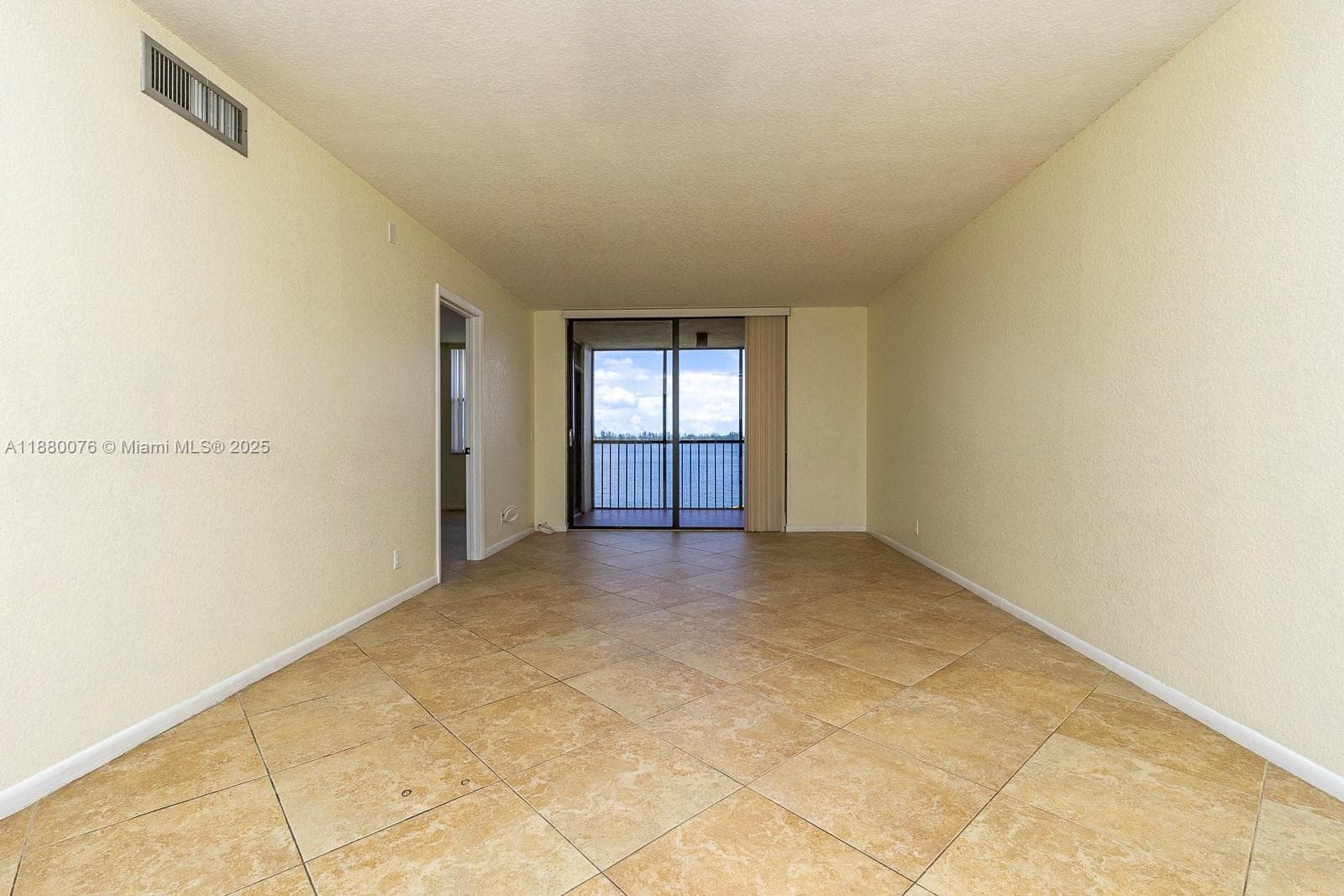 LAKE EMERALD CONDOMINIUM · #209 in Oakland Park - Photo 28