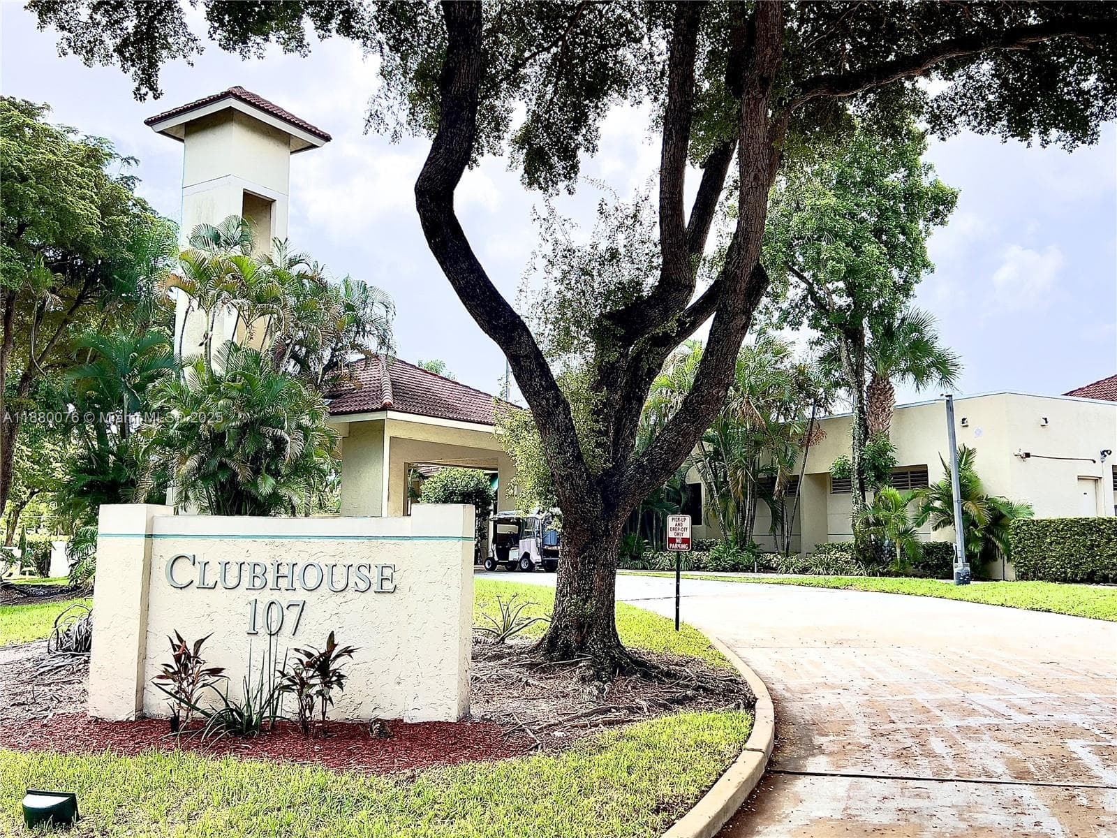 LAKE EMERALD CONDOMINIUM · #209 in Oakland Park - Photo 10