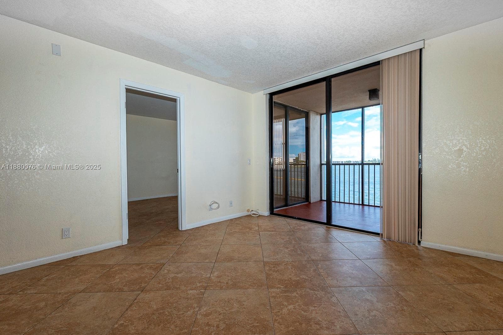 LAKE EMERALD CONDOMINIUM · #209 in Oakland Park - Photo 29