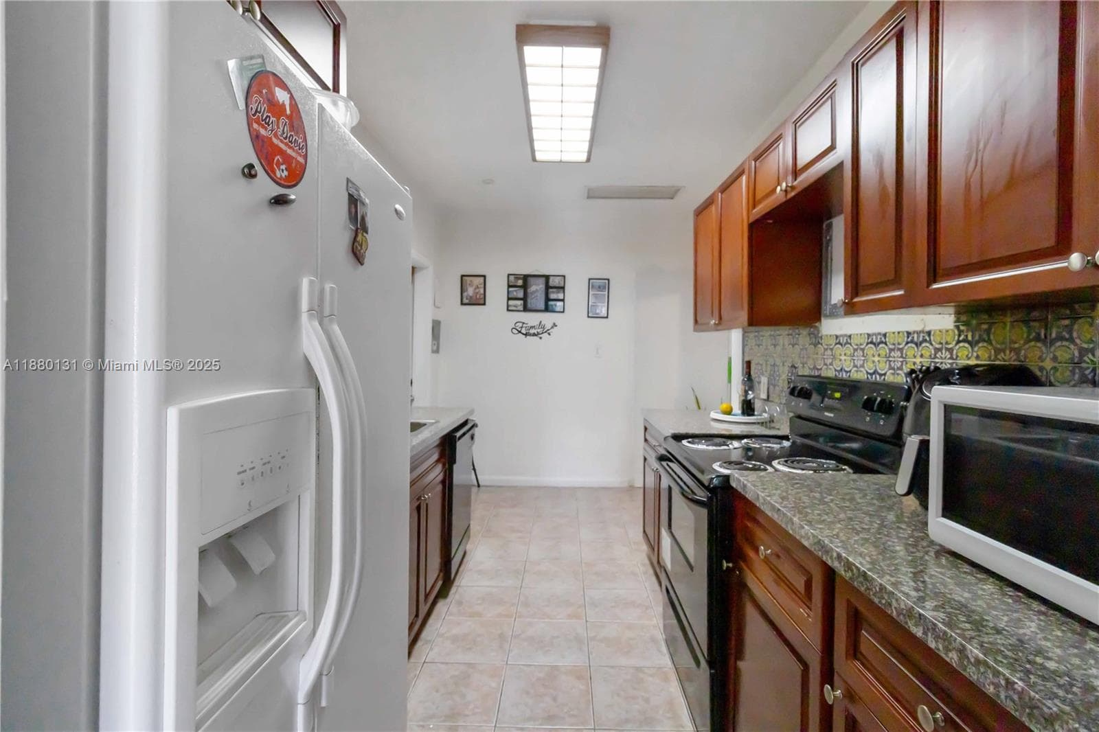5740 Lincoln St photo 8