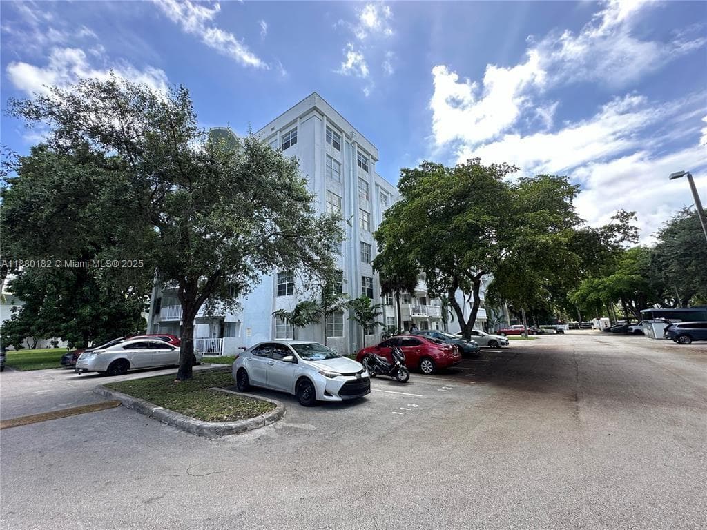 MONTECARLO CONDO · #D-409 in Miami - Photo 22