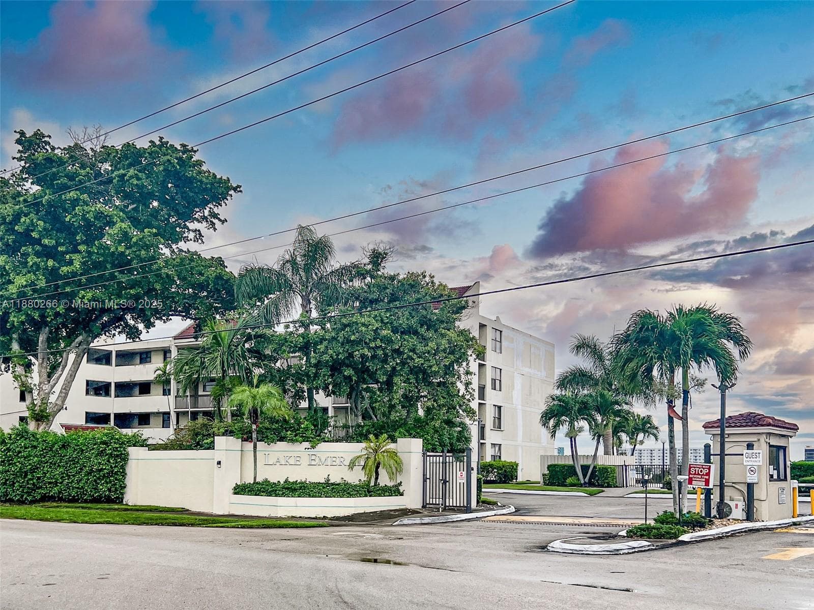 LAKE EMERALD CONDOMINIUM · #306 in Oakland Park - Photo 27