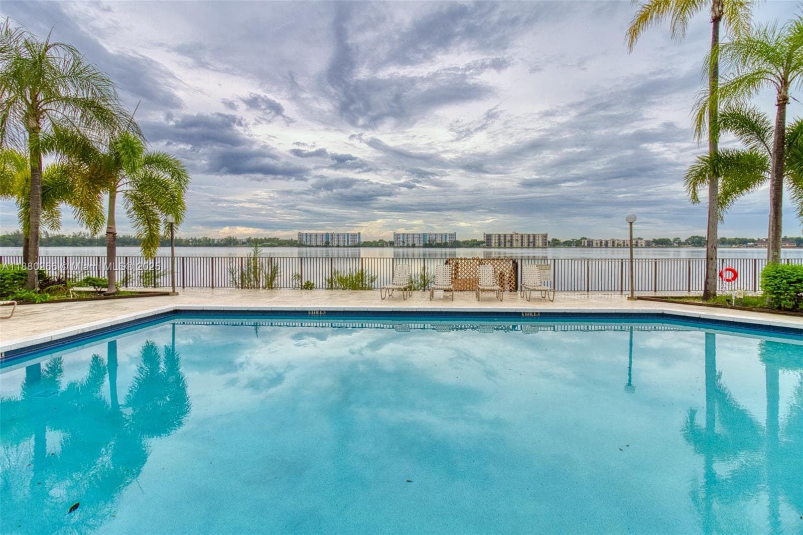 LAKE EMERALD CONDOMINIUM · #306 in Oakland Park - Photo 26