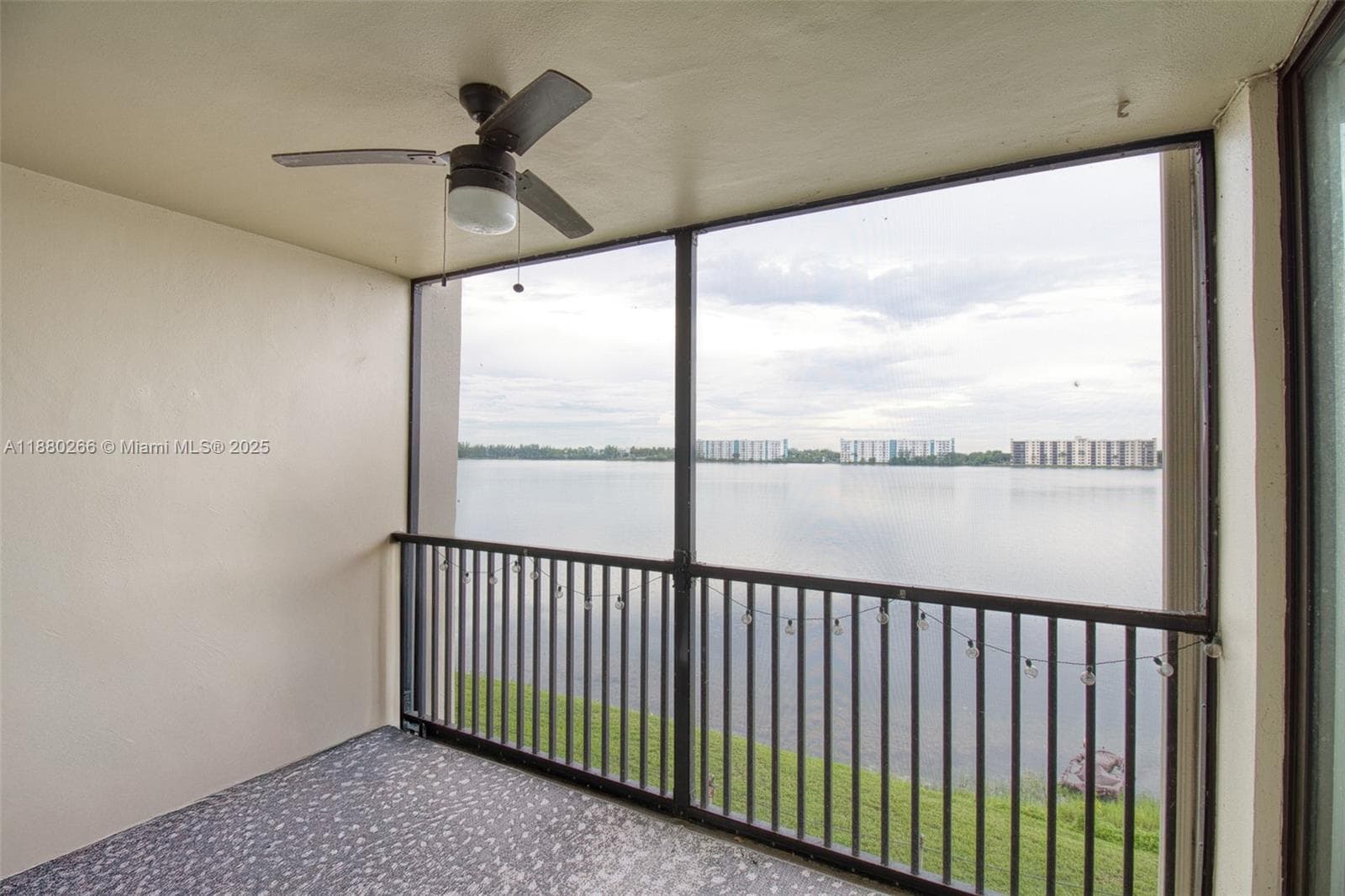 LAKE EMERALD CONDOMINIUM · #306 in Oakland Park - Photo 8
