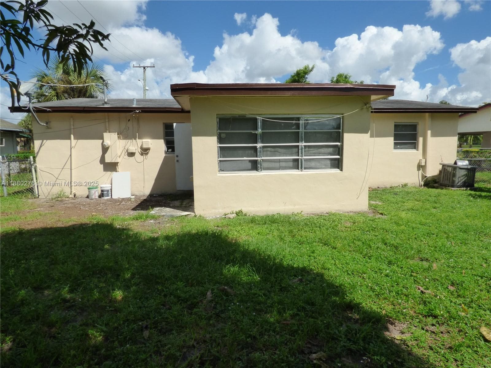 3560 NW 8th St photo 12