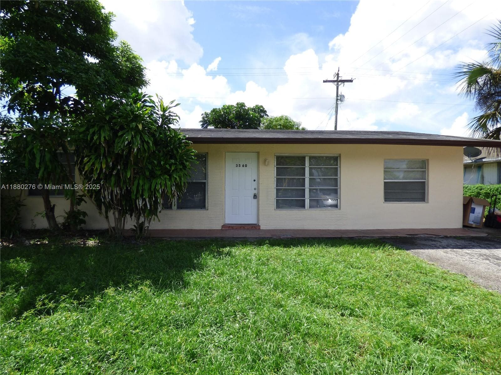 3560 NW 8th St photo 1