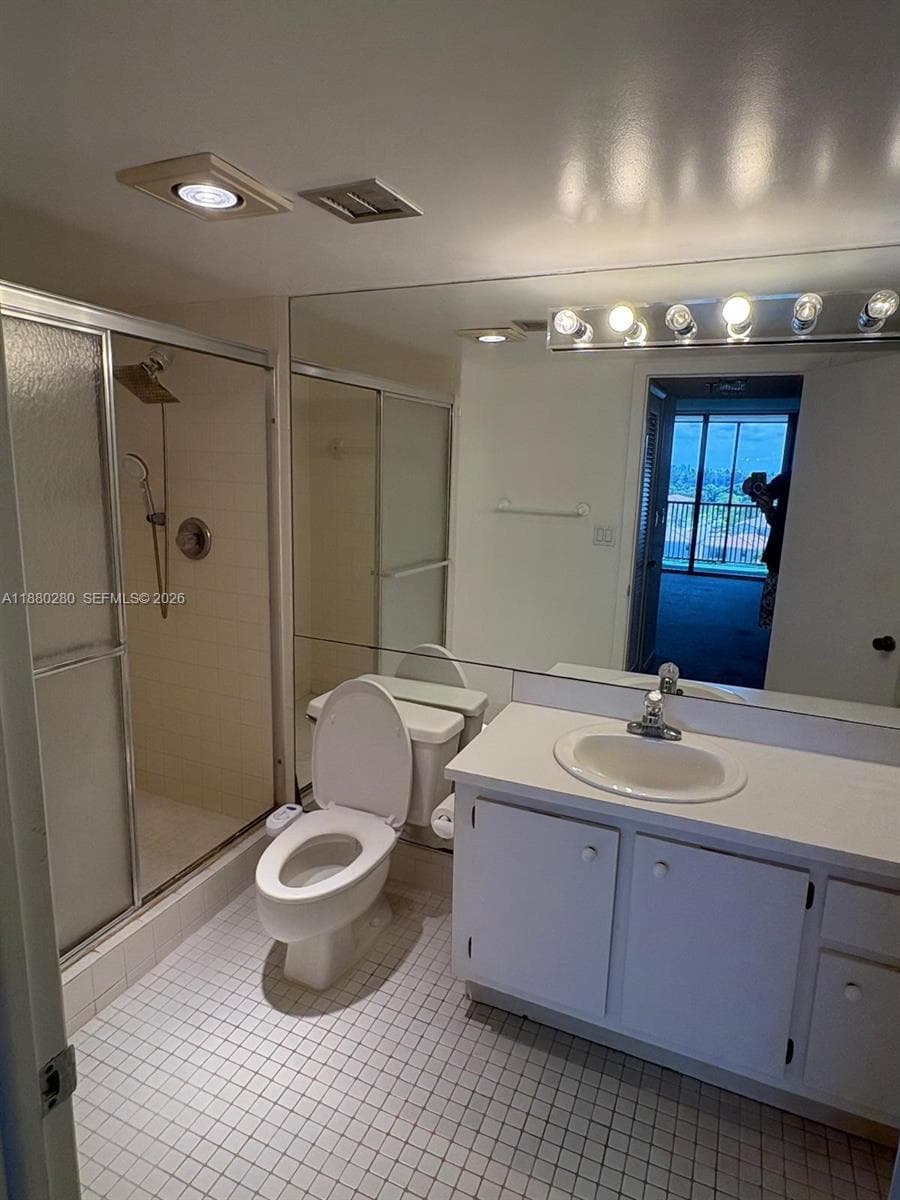 Chantilly Condo · #702 in Miami - Photo 12