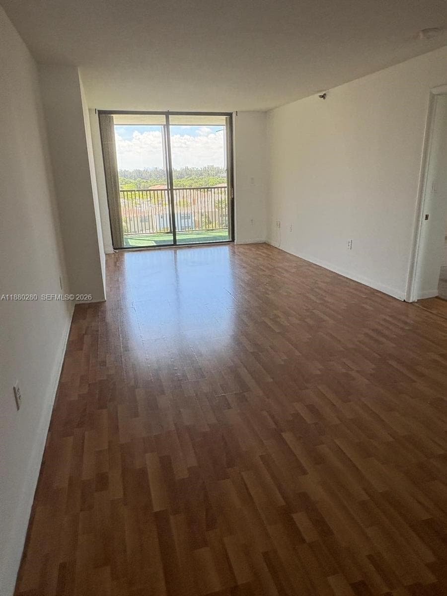 Main door access to Living room