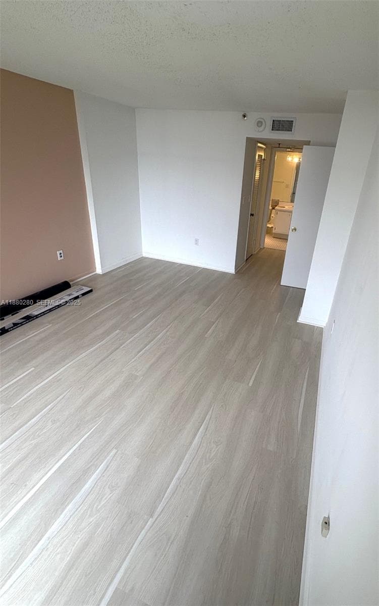 Chantilly Condo · #702 in Miami - Photo 10