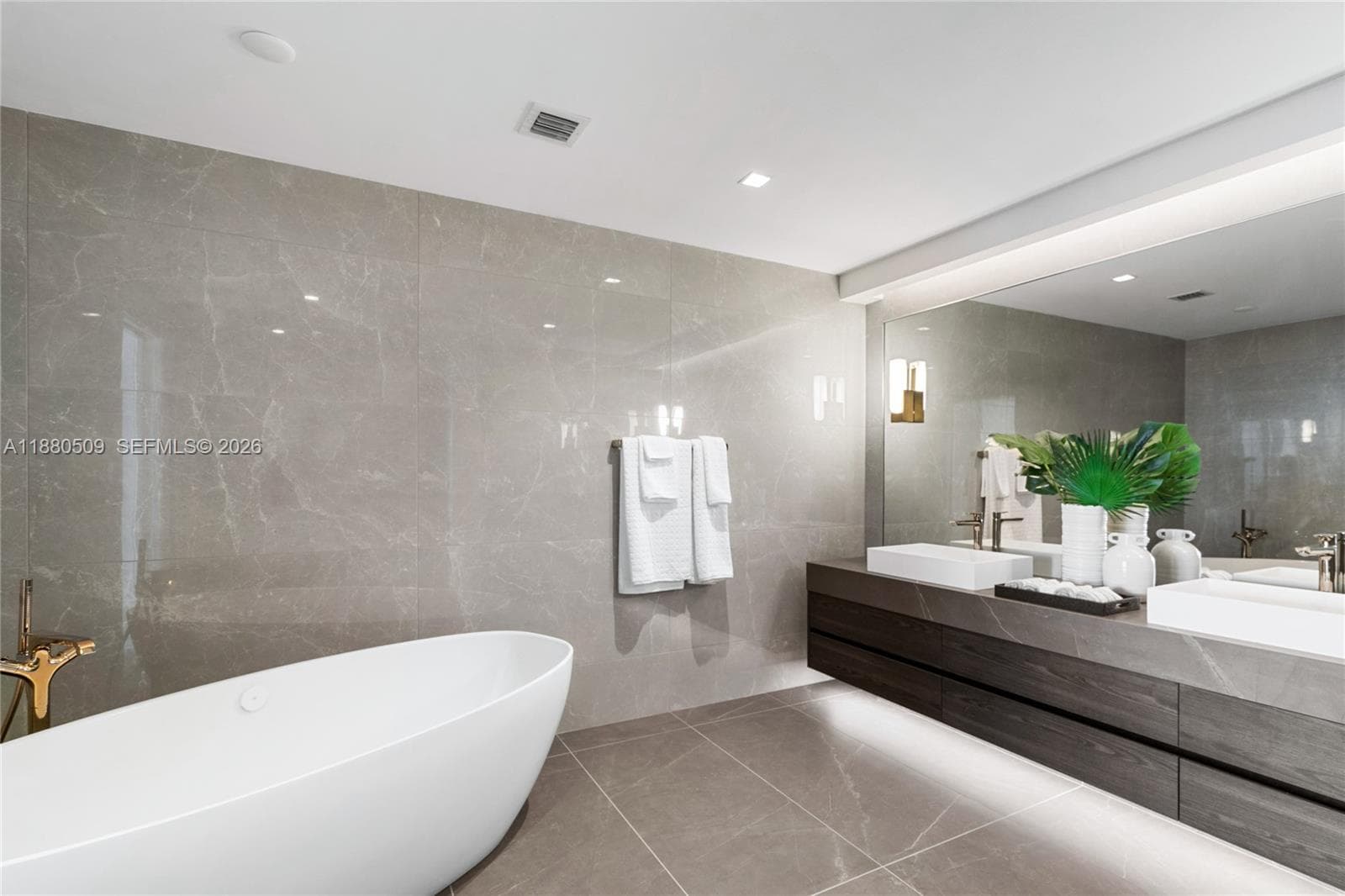 SOLEMAR BEACH CONDO · #1404 in Pompano Beach - Photo 4