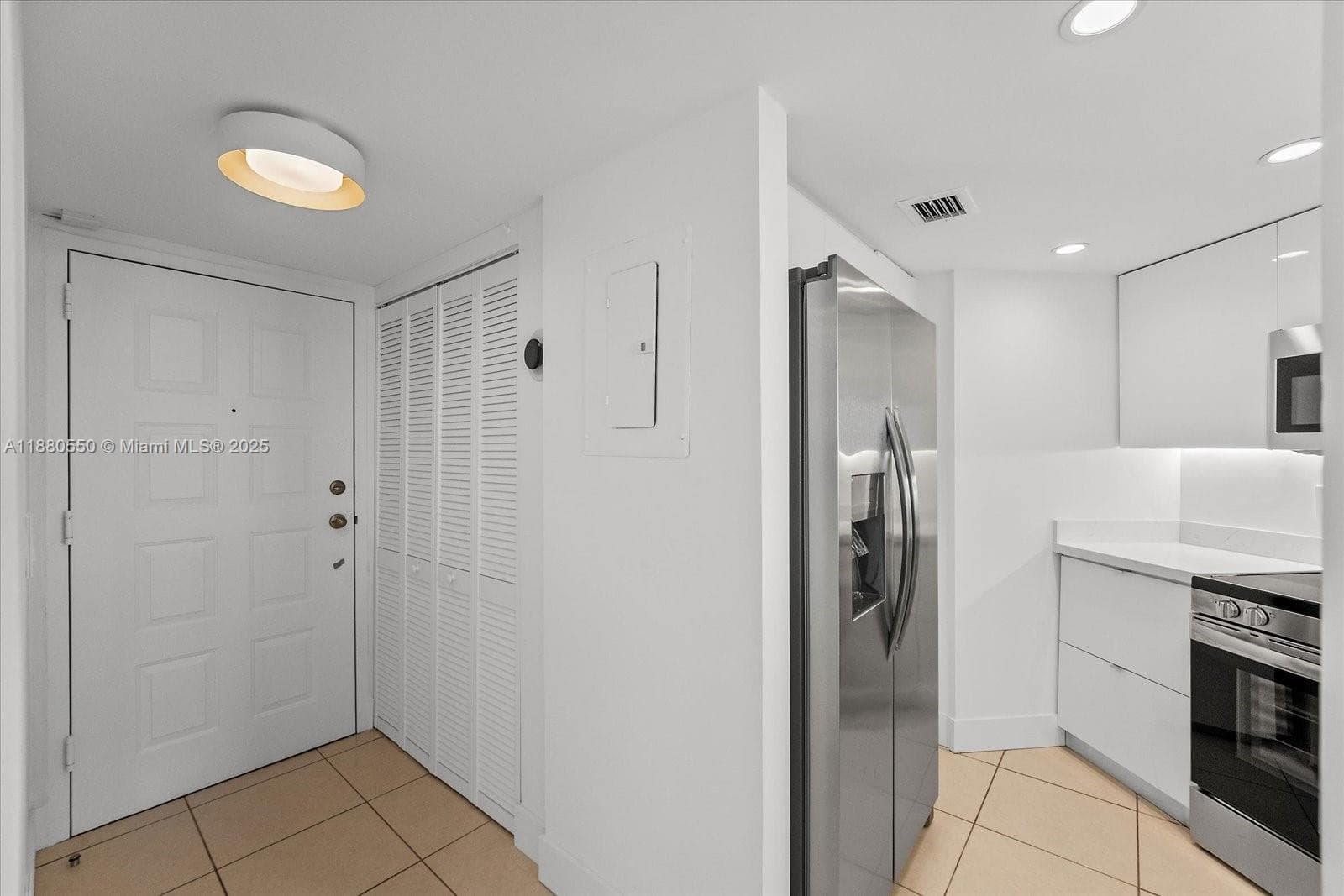 LA RIVE GAUCHE CONDO · #1004 in Miami Beach - Photo 9