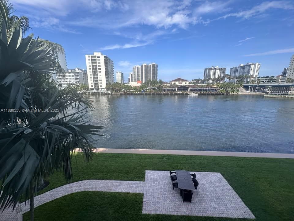 WATERSIDE · #305 in Fort Lauderdale - Photo 13