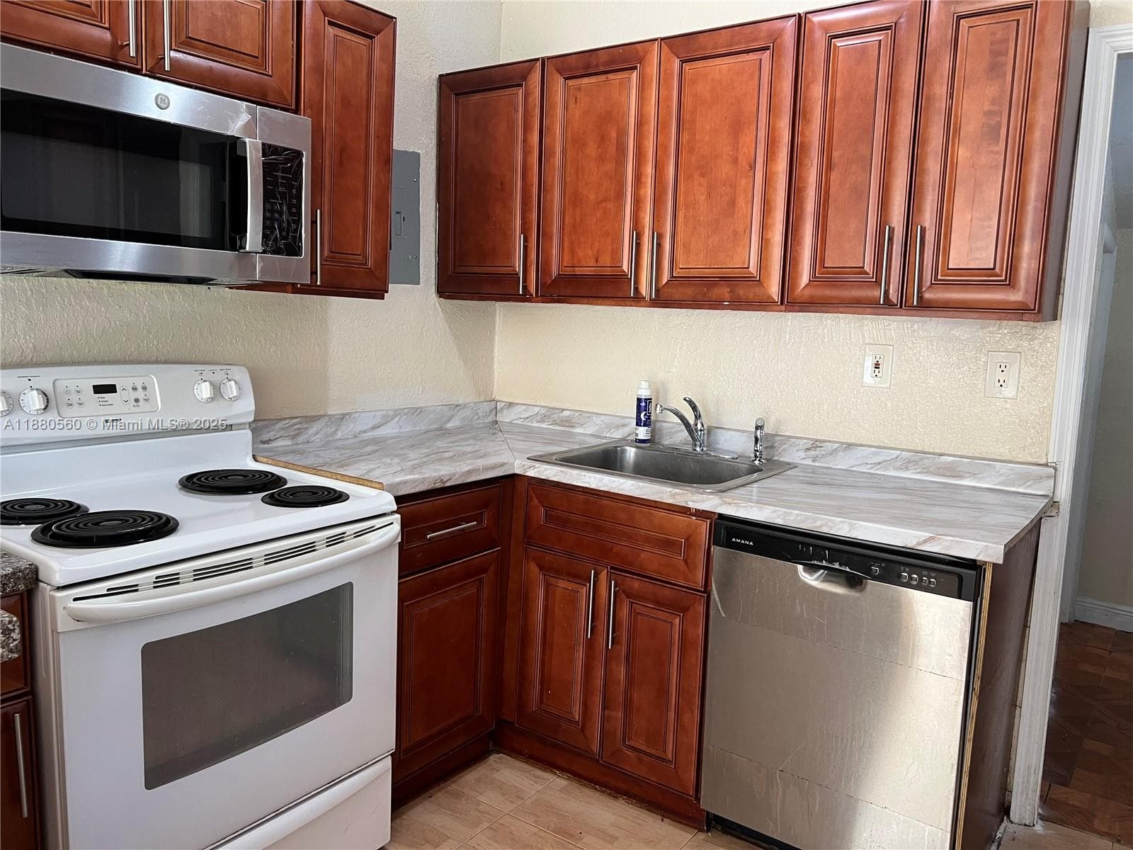 931 NW 34th Way photo 13