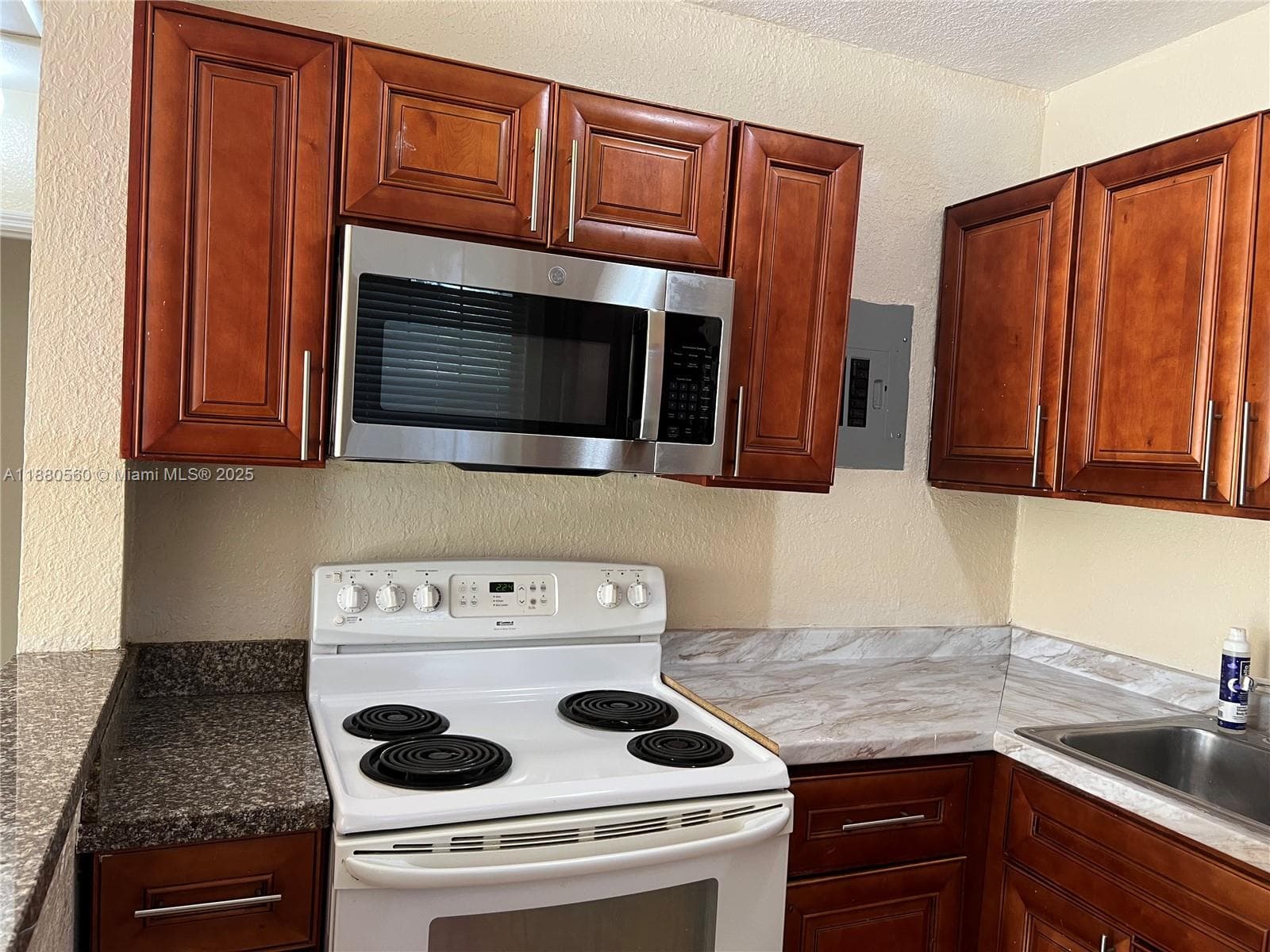 931 NW 34th Way photo 12