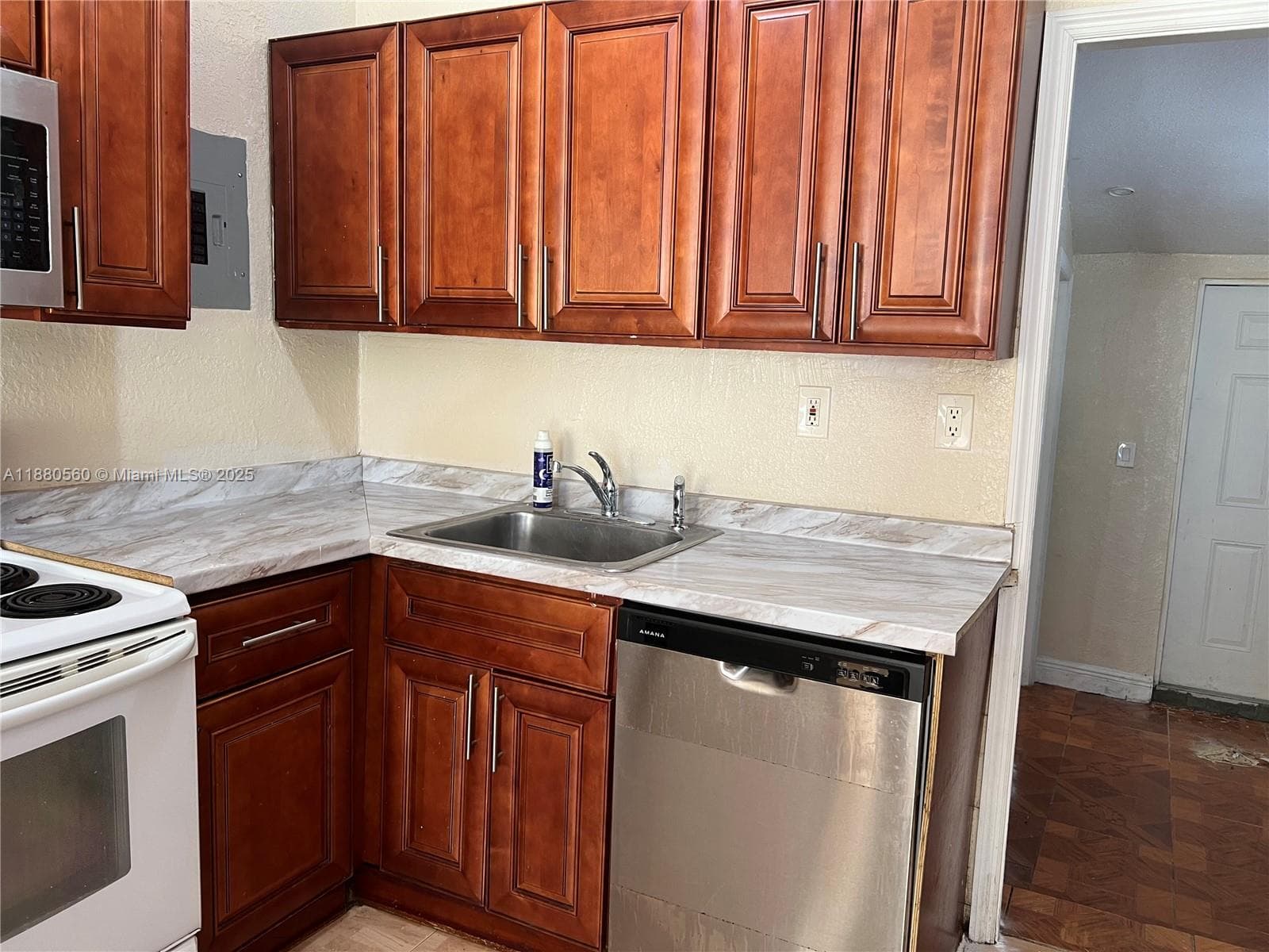 931 NW 34th Way photo 18