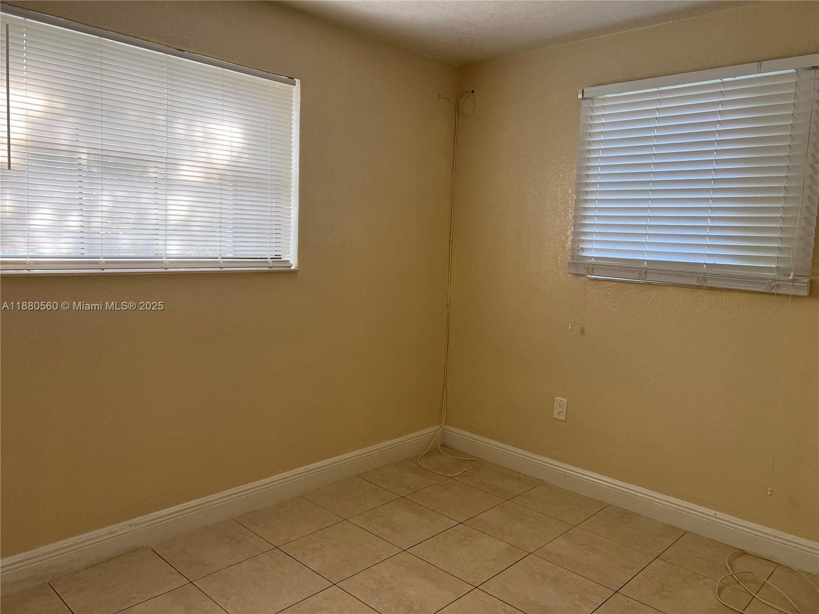 931 NW 34th Way photo 8