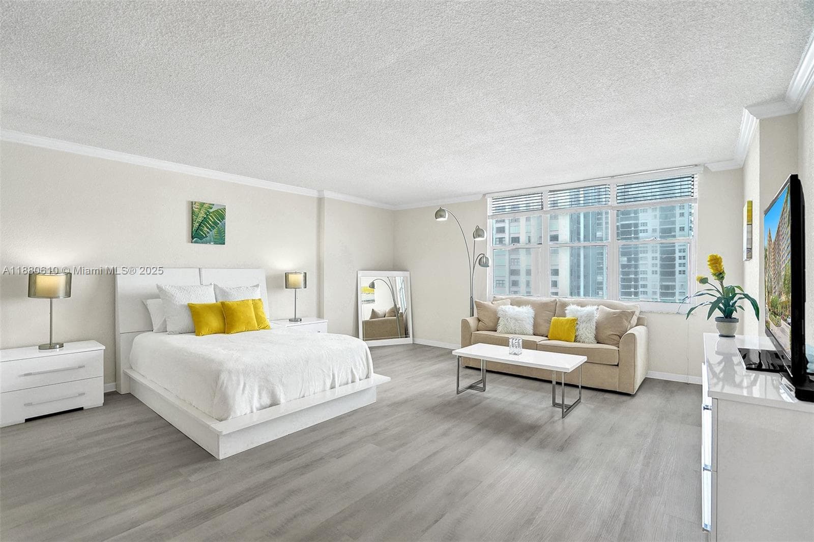 WAVE CONDO · #903 (available) in Hollywood - Photo 2