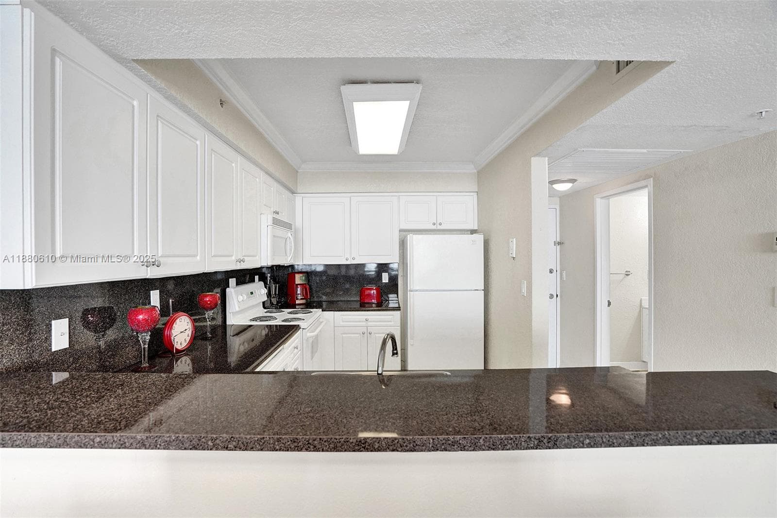 WAVE CONDO · #903 (available) in Hollywood - Photo 14