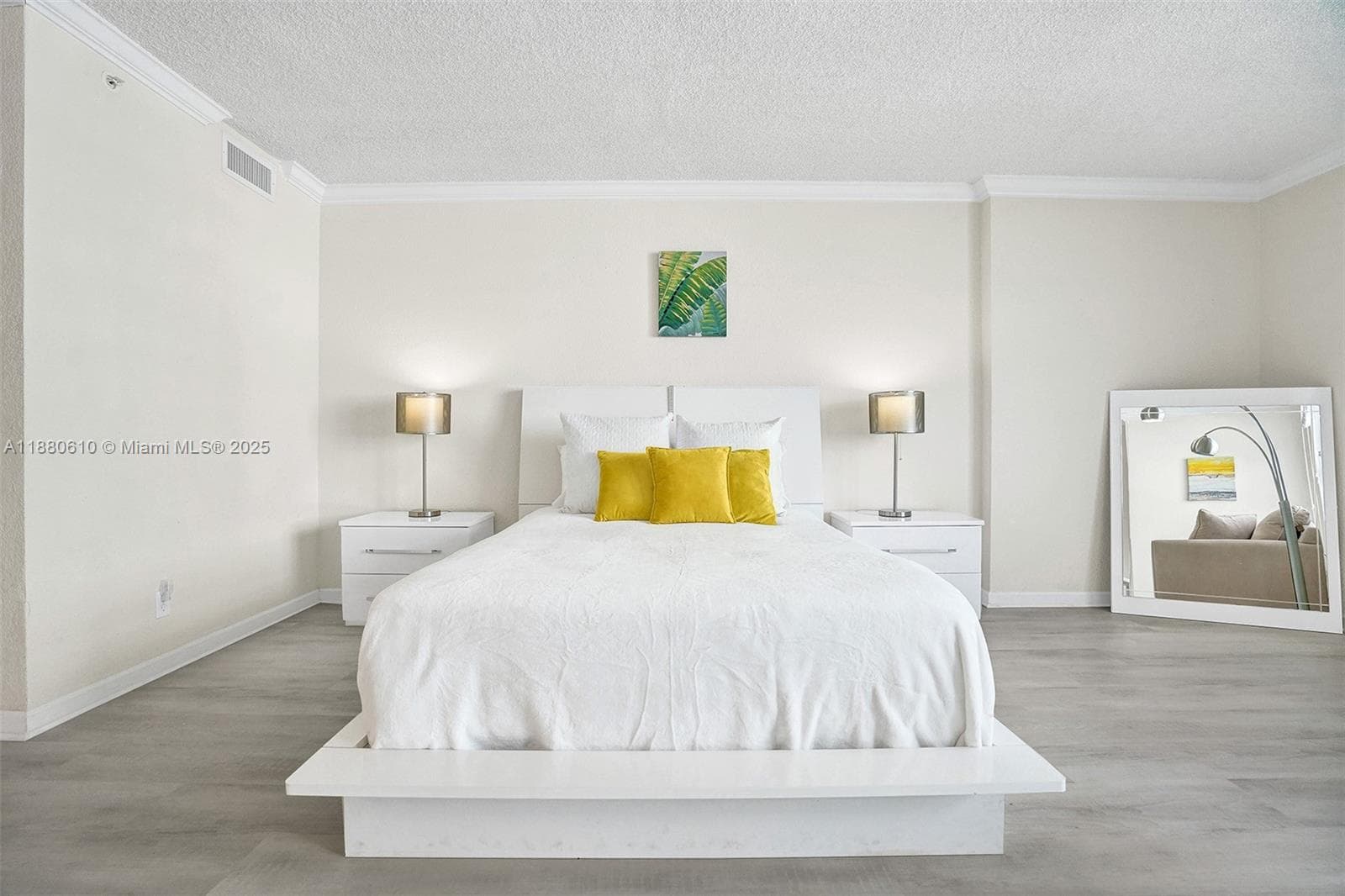 WAVE CONDO · #903 (available) in Hollywood - Photo 4