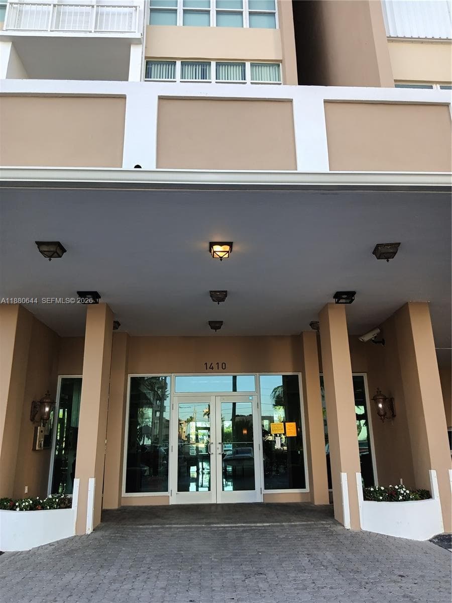 TRAFALGAR TOWERS CONDOMINI · #1208 in Hollywood - Photo 29