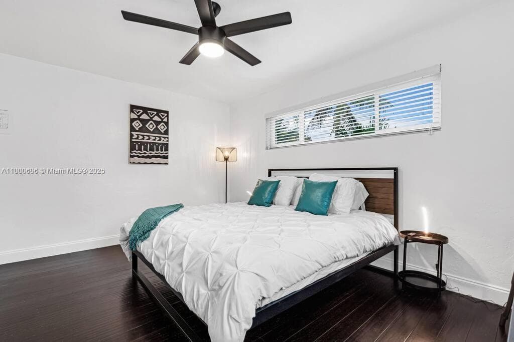 2041 SW 37th Ter photo 10