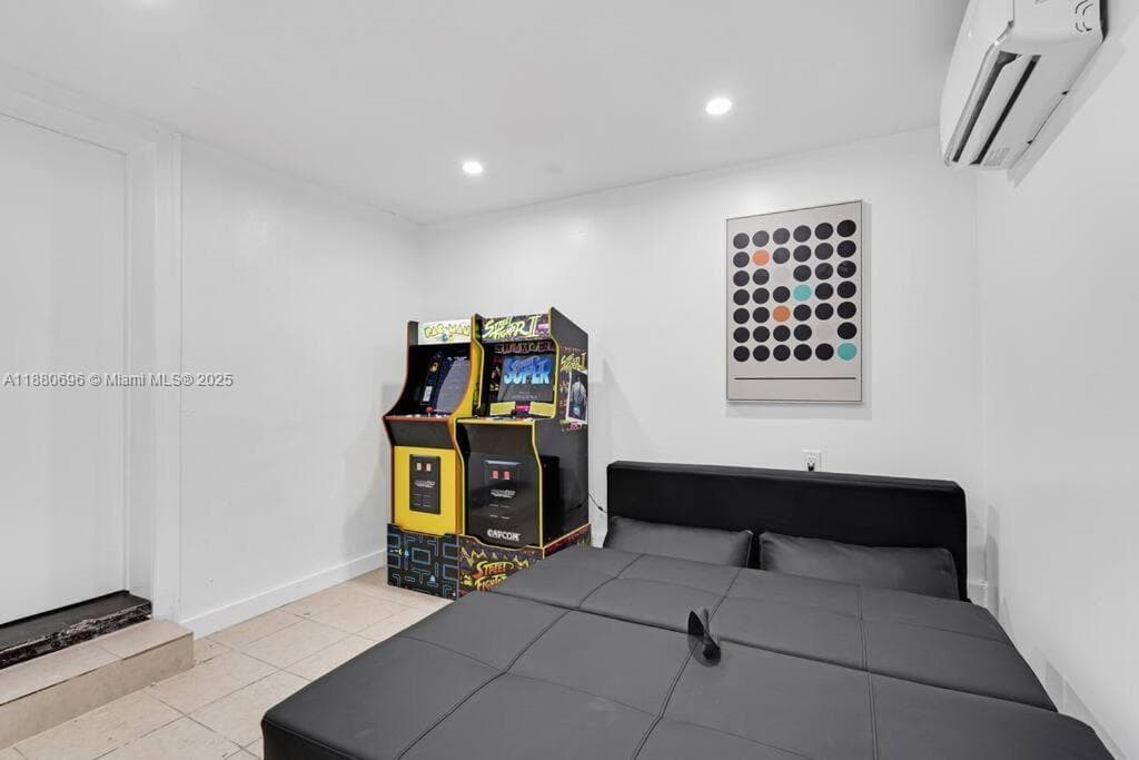 2041 SW 37th Ter photo 31