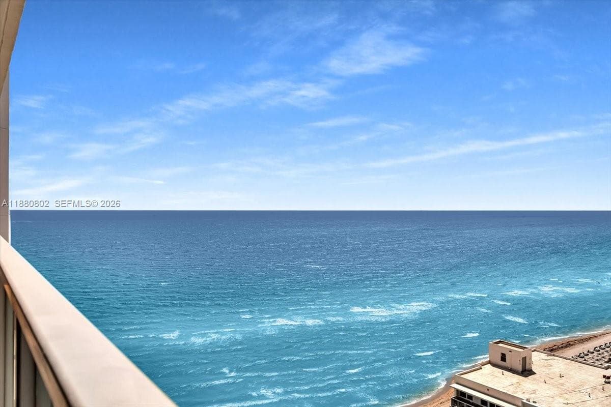 OCEAN PALMS CONDO · #2307 in Hollywood - Photo 6
