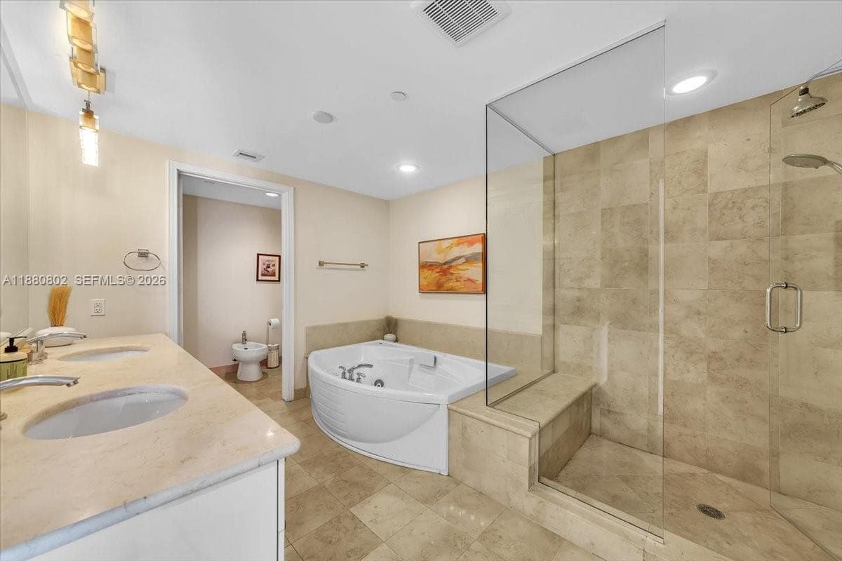 OCEAN PALMS CONDO · #2307 in Hollywood - Photo 46