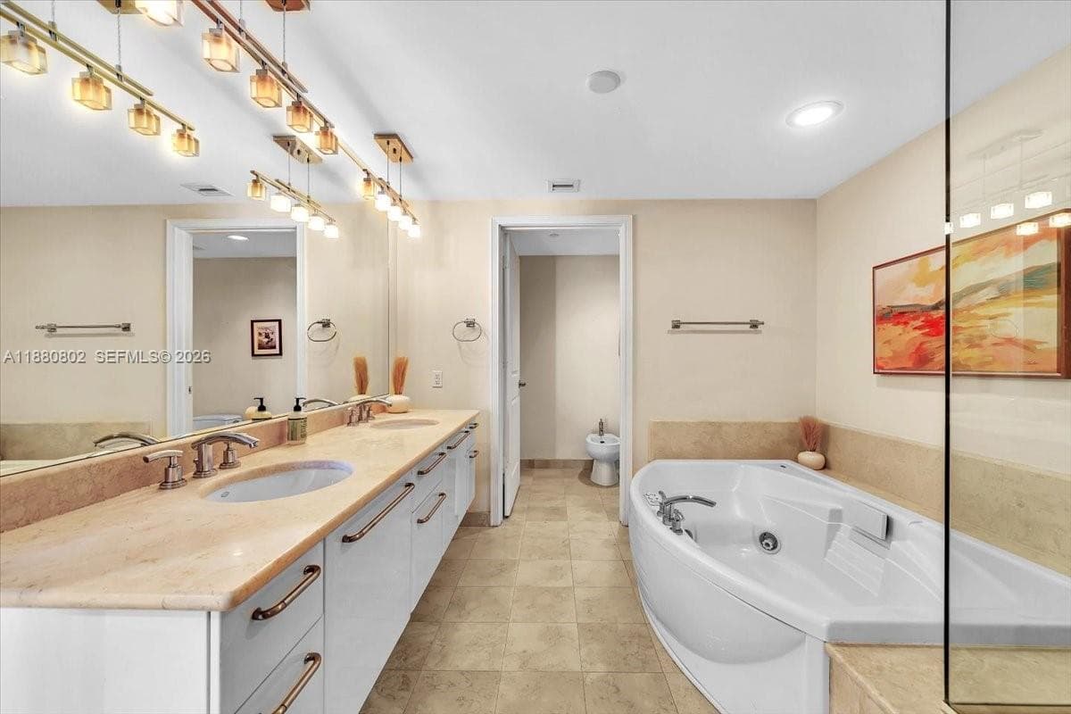 OCEAN PALMS CONDO · #2307 in Hollywood - Photo 47