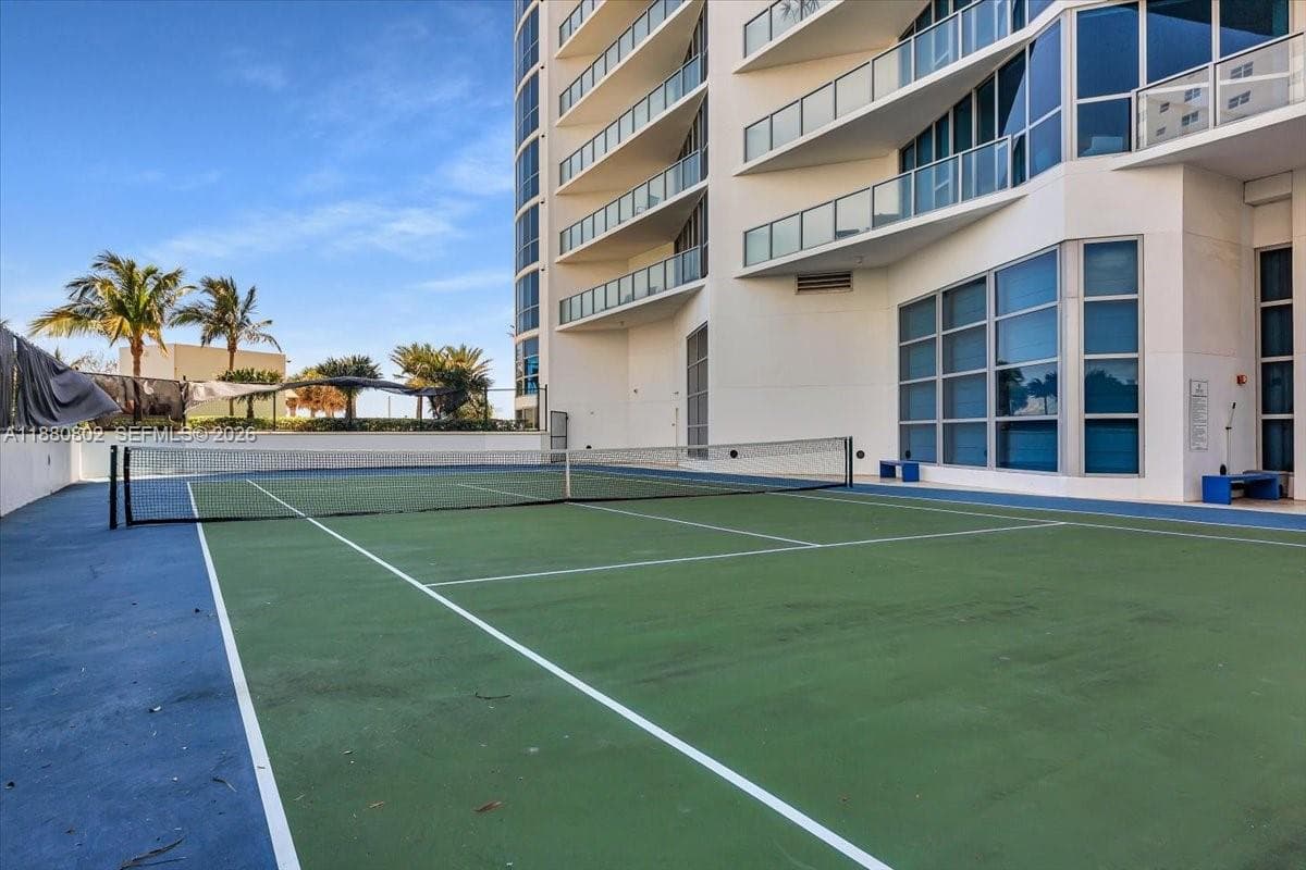 OCEAN PALMS CONDO · #2307 in Hollywood - Photo 67