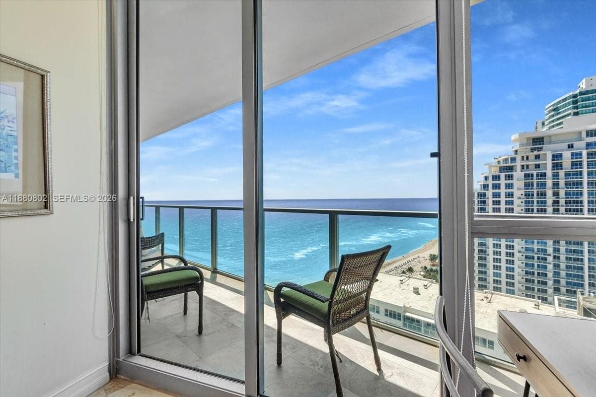OCEAN PALMS CONDO · #2307 in Hollywood - Photo 32
