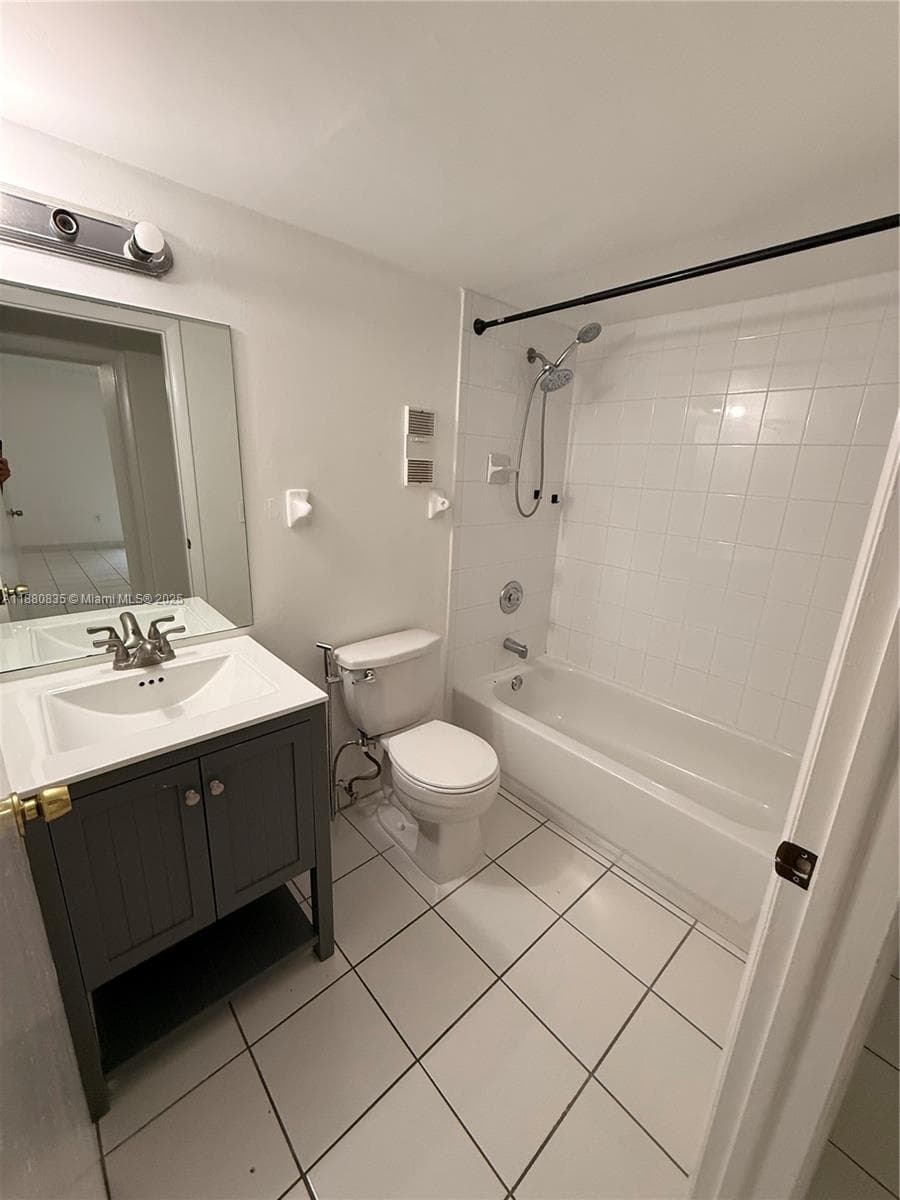 Villa Grande Condo · #102 in Miami - Photo 9