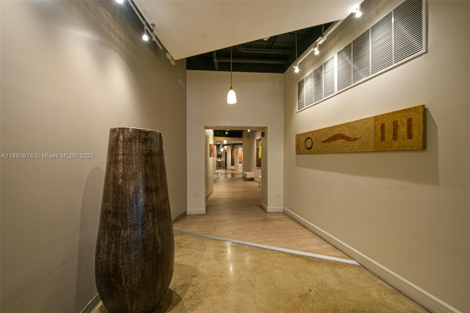 NEO CONDO · #1704 in Miami - Photo 5