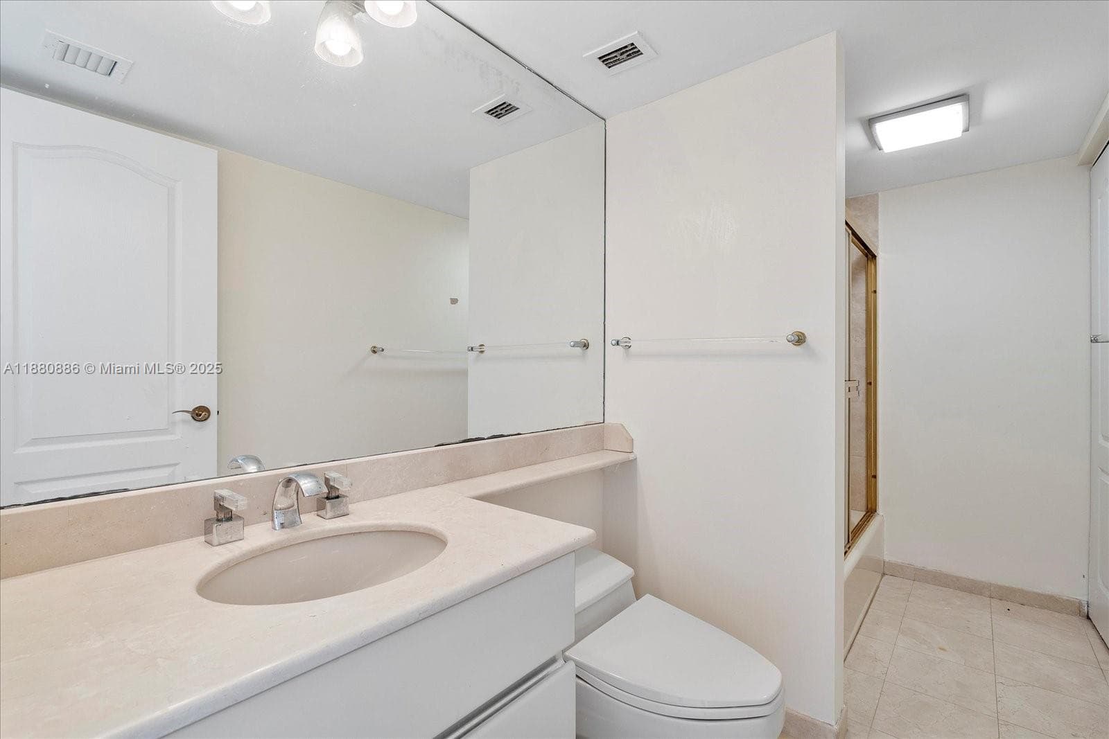 LEXCELLENCE CONDO · #2106 in Miami Beach - Photo 20