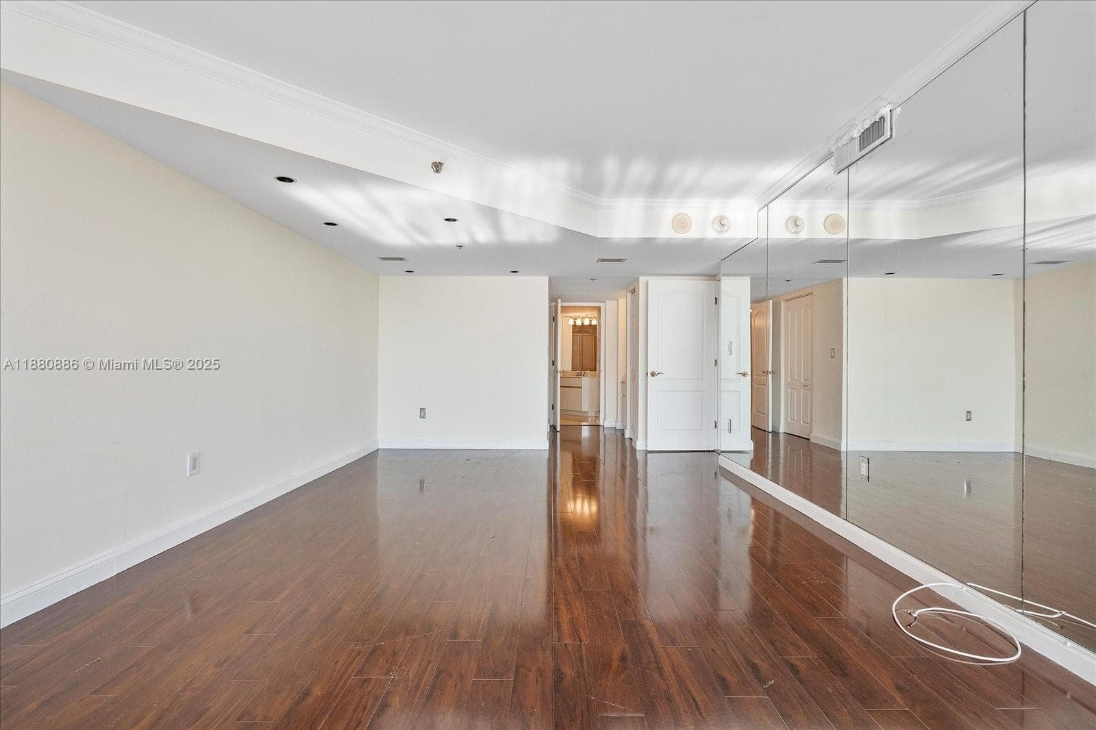 LEXCELLENCE CONDO · #2106 in Miami Beach - Photo 24