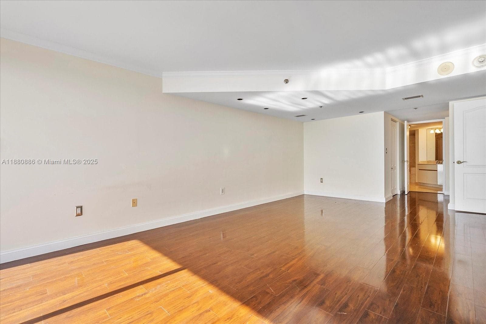 LEXCELLENCE CONDO · #2106 in Miami Beach - Photo 25