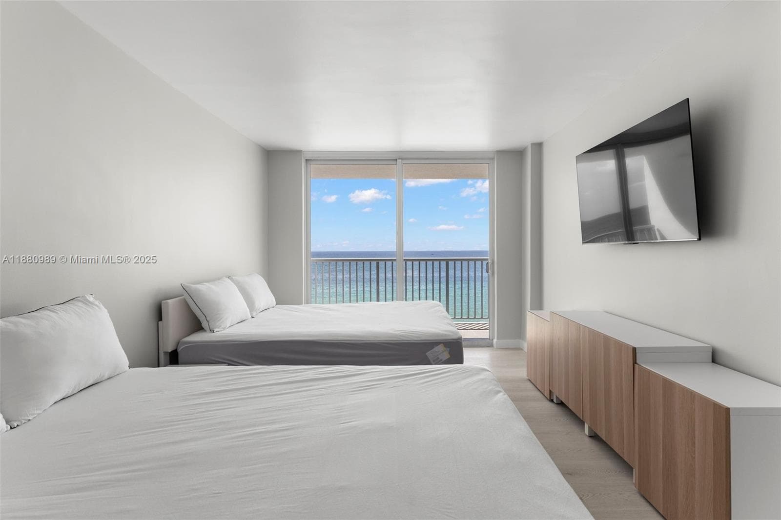Edgewater Beach Towers · #903 in Hollywood - Photo 13